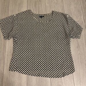 Gap translucent blouse with geometric print and adjustable sleeves. EUC.